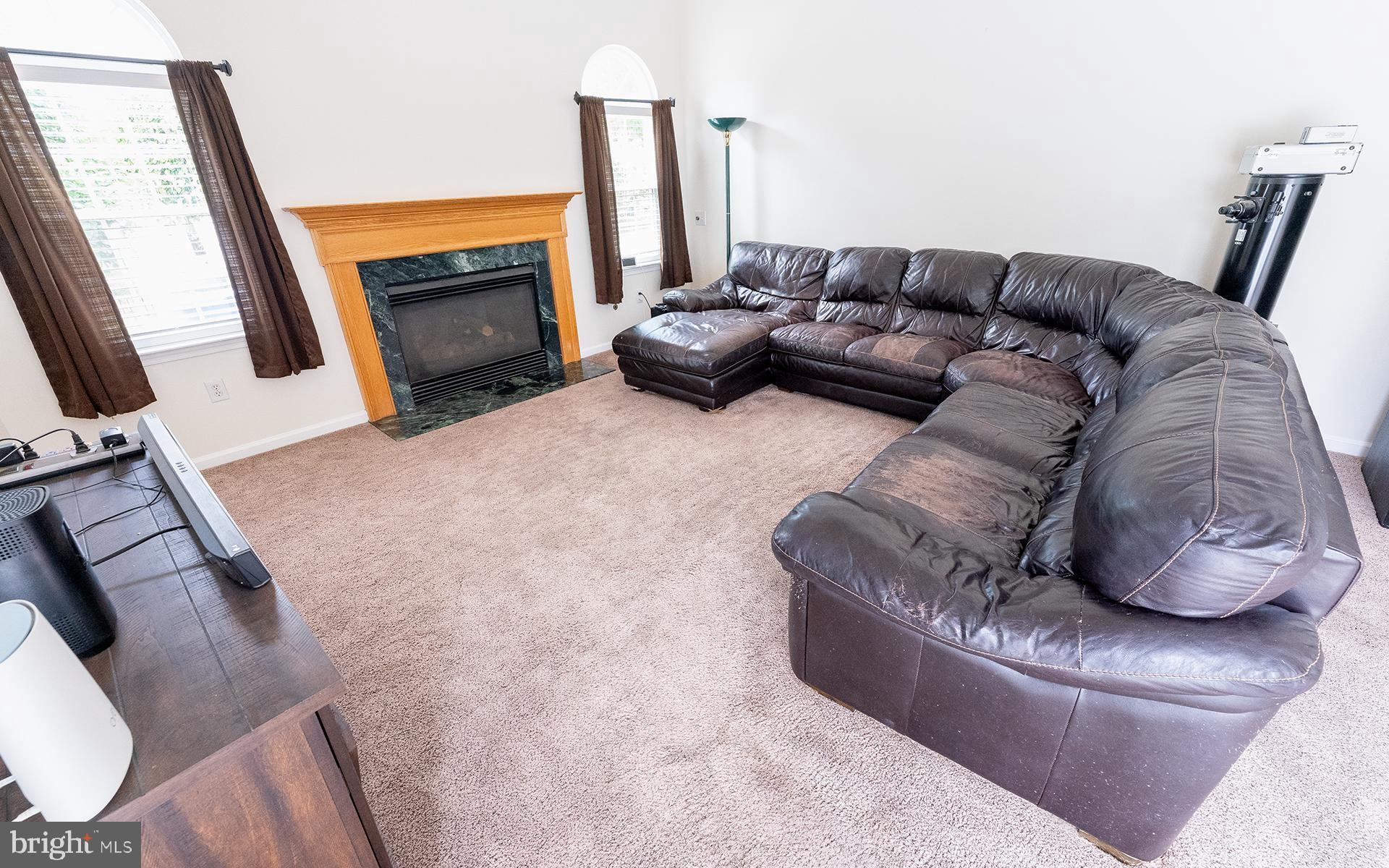 7 Mohr Road Burlington, NJ 08016 - Photo 11 of 22 Family Room with vaulted ceiling