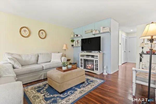 $253,900 | 29 Heritage Village, Unit B, Southbury, CT 06488