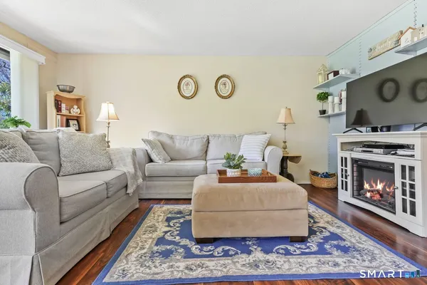 $253,900 | 29 Heritage Village, Unit B, Southbury, CT 06488