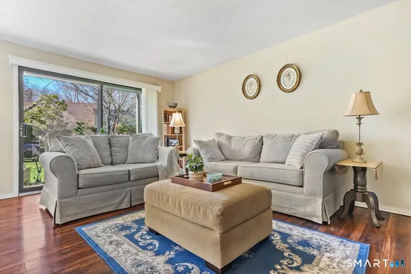 $253,900 | 29 Heritage Village, Unit B, Southbury, CT 06488