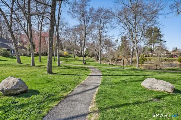 $253,900 | 29 Heritage Village, Unit B, Southbury, CT 06488