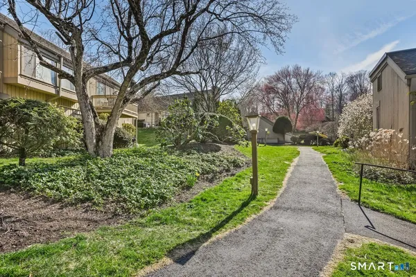 $253,900 | 29 Heritage Village, Unit B, Southbury, CT 06488