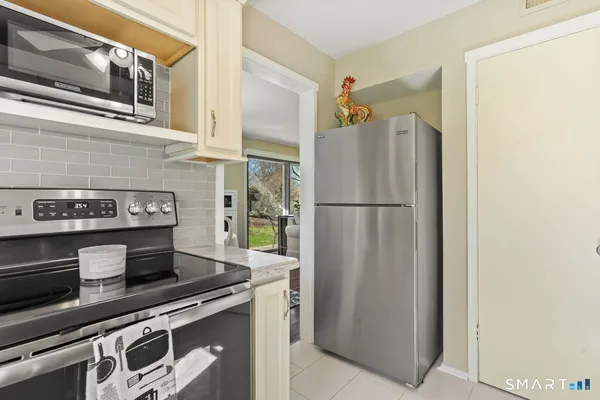 $253,900 | 29 Heritage Village, Unit B, Southbury, CT 06488