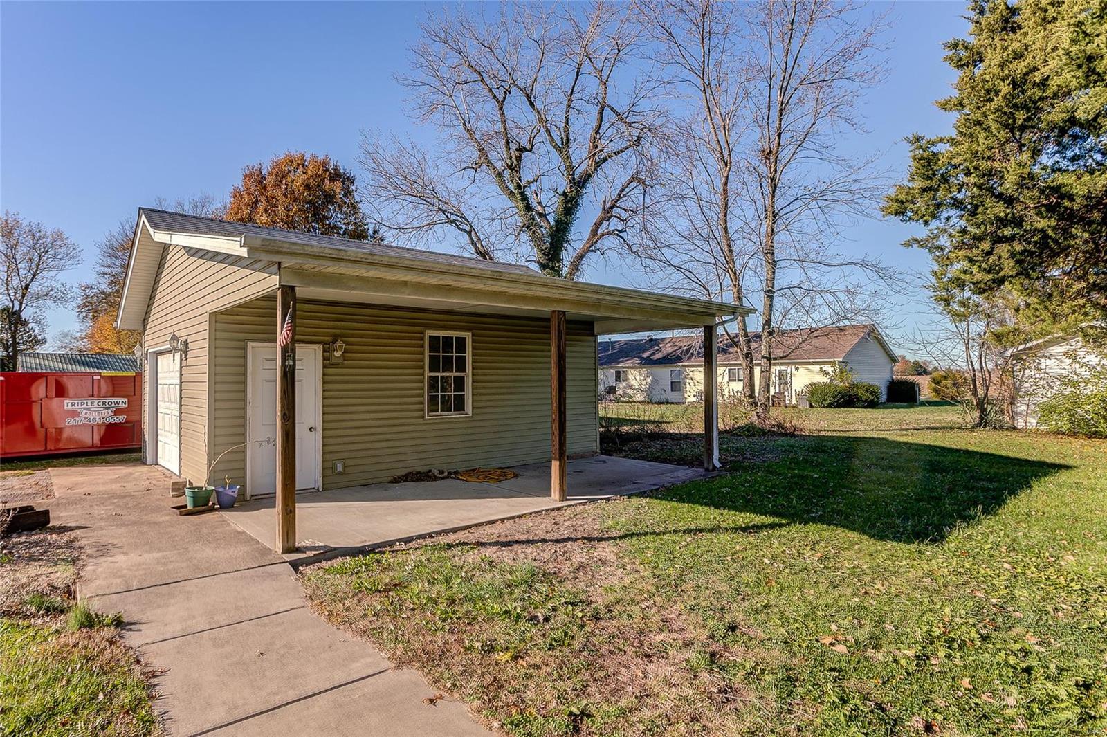 617 Mor Street Gillespie, IL 62033 - Photo 16 of 18