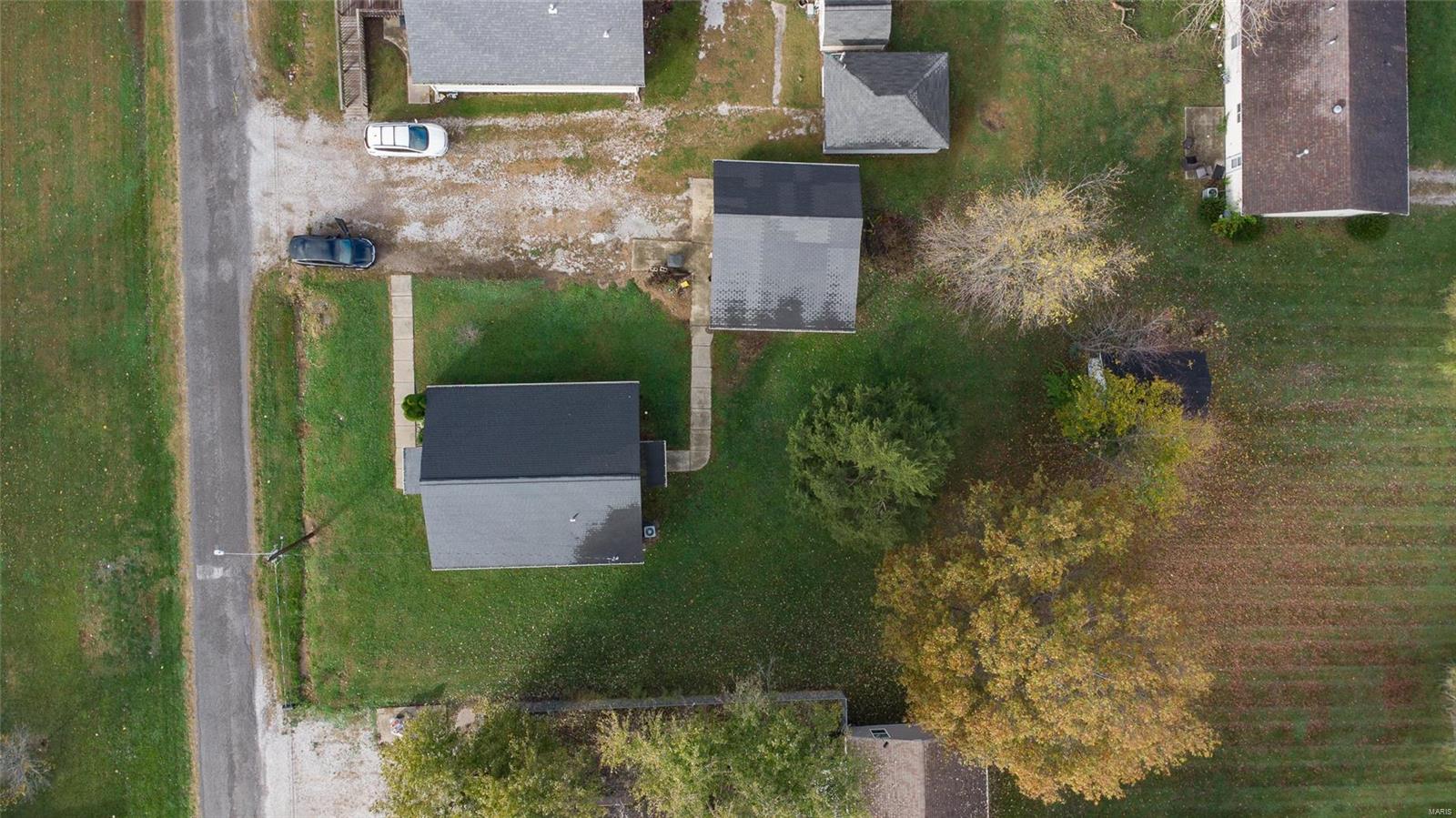 617 Mor Street Gillespie, IL 62033 - Photo 17 of 18