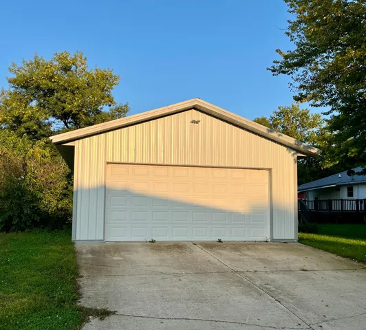 $185,000 | 301 Superior Street, Milroy, MN 56263