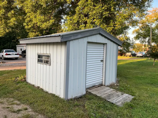 $185,000 | 301 Superior Street, Milroy, MN 56263