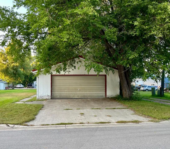 $185,000 | 301 Superior Street, Milroy, MN 56263