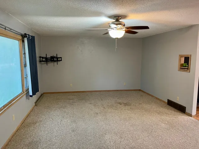 $185,000 | 301 Superior Street, Milroy, MN 56263