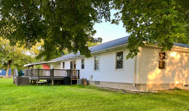 $185,000 | 301 Superior Street, Milroy, MN 56263