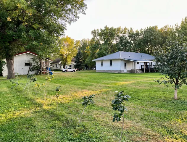 $185,000 | 301 Superior Street, Milroy, MN 56263