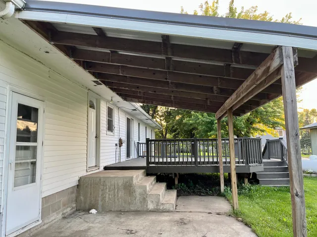 $185,000 | 301 Superior Street, Milroy, MN 56263