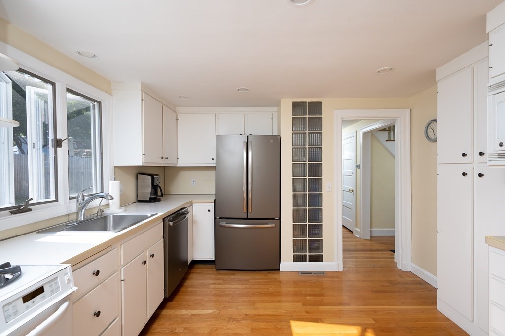 40 Governor Andrew Road Hingham, MA 02043 - Photo 8 of 34 Gallery Image 8