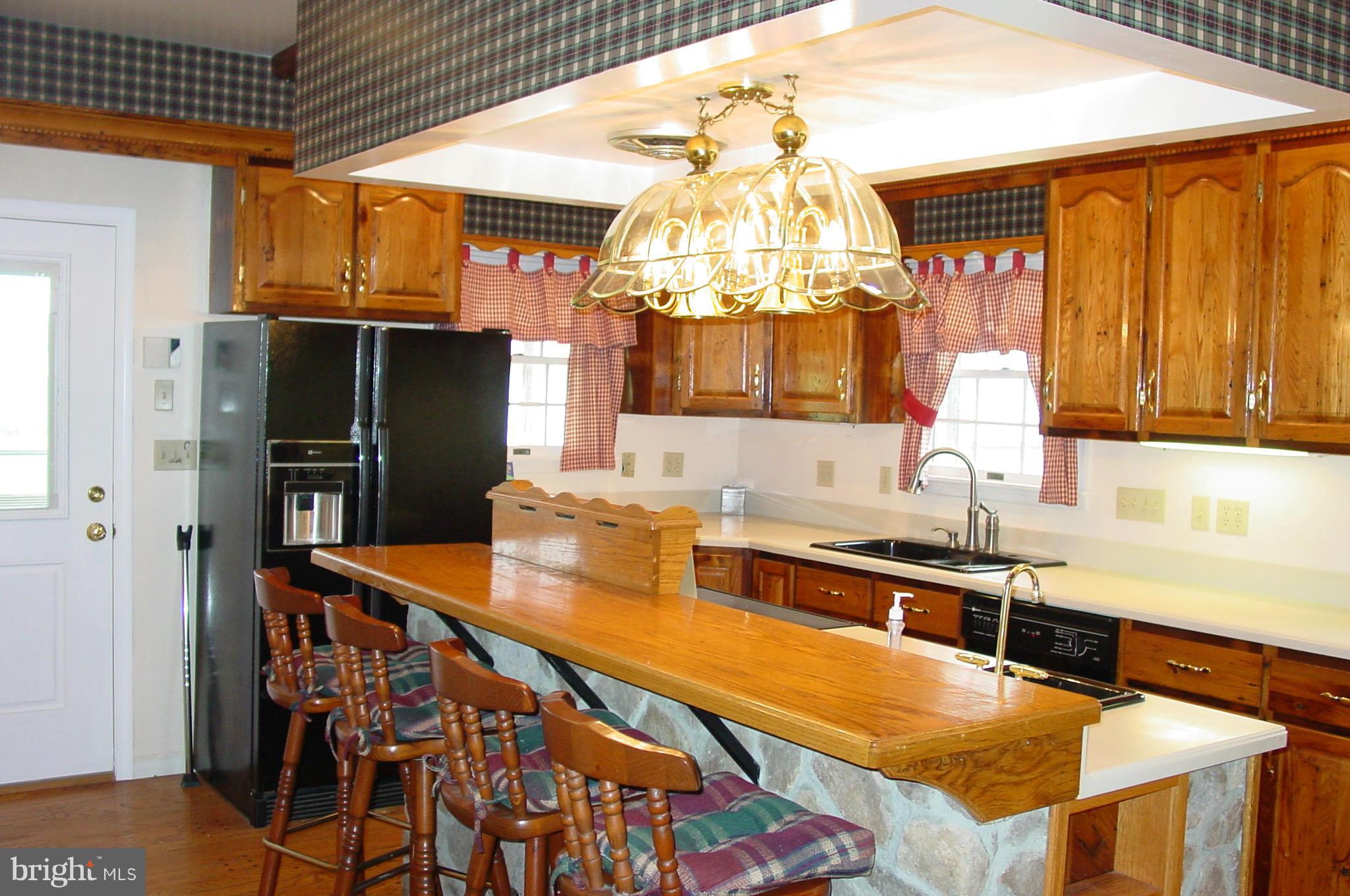 21000 Whites Ferry Road Poolesville, MD 20837 - Photo 6 of 17 Kitchen