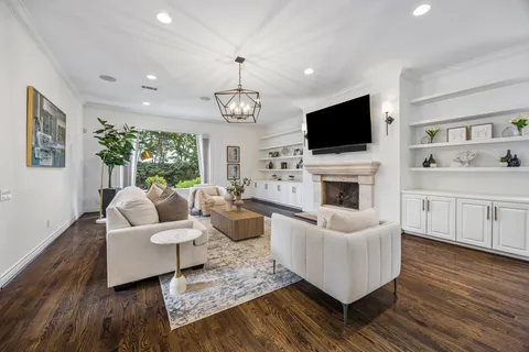 $1,999,000 | 4817 Linden Street, Bellaire, TX 77401