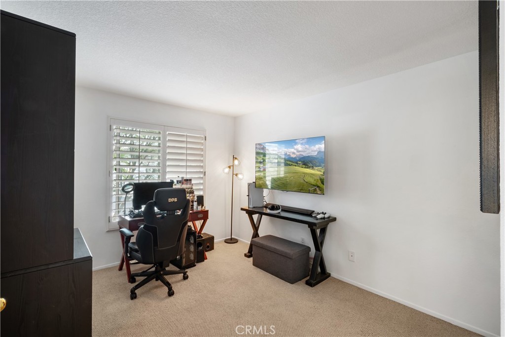 686 Azure Lane, Unit 2 Corona, CA 92879 - Photo 18 of 31
