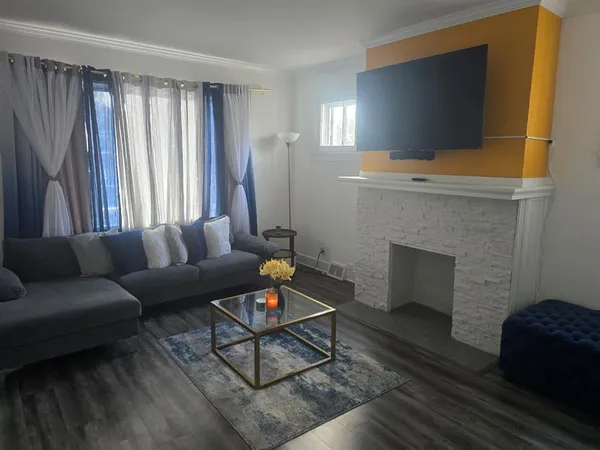 $2,300 | 351 West 12th Avenue, Homestead, PA 15120
