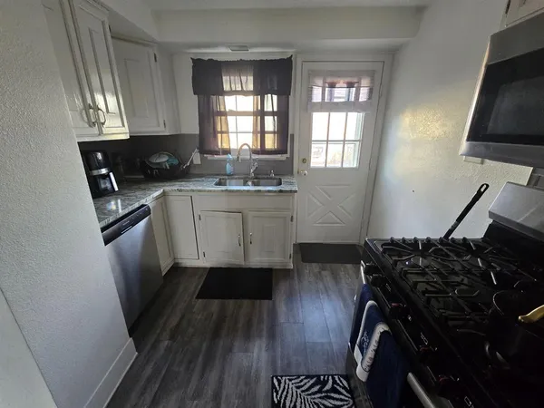 $2,300 | 351 West 12th Avenue, Homestead, PA 15120