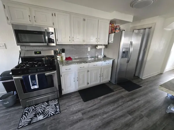$2,300 | 351 West 12th Avenue, Homestead, PA 15120