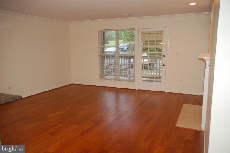 6101 Wigmore Lane, Unit C Alexandria, VA 22315 - Photo 16 of 27 Living Room