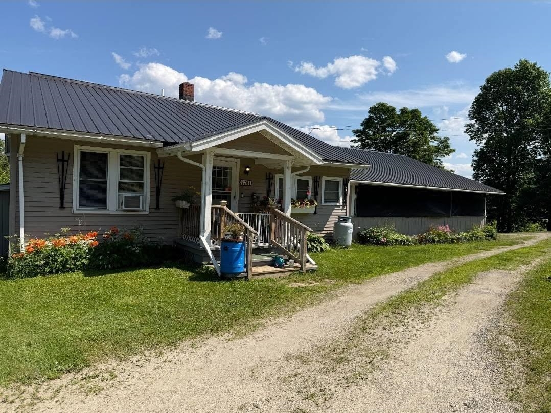 2701 Salem Derby Road Derby, VT 05855 - Photo 1 of 43