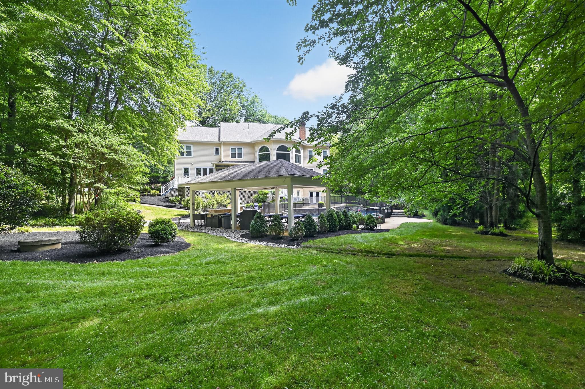 10301 Forest Maple Road Vienna, VA 22182 - Photo 10 of 27