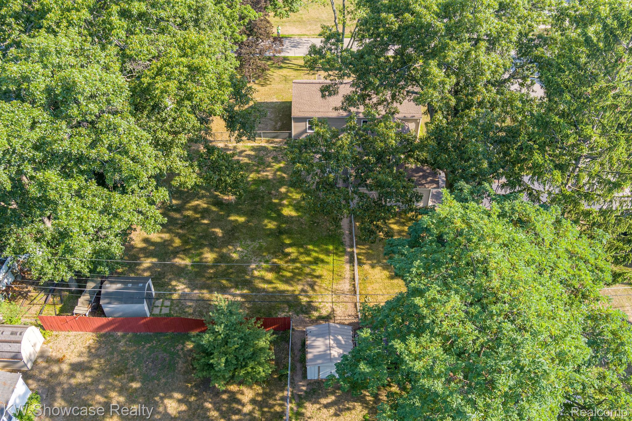 5693 Crescent Road Waterford, MI 48327 - Photo 40 of 56 Gallery Image 40