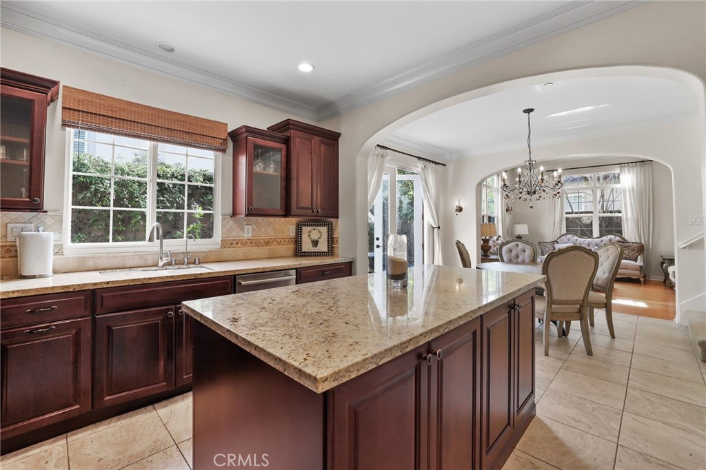 48 Arborside Irvine, CA 92603 - Photo 10 of 37