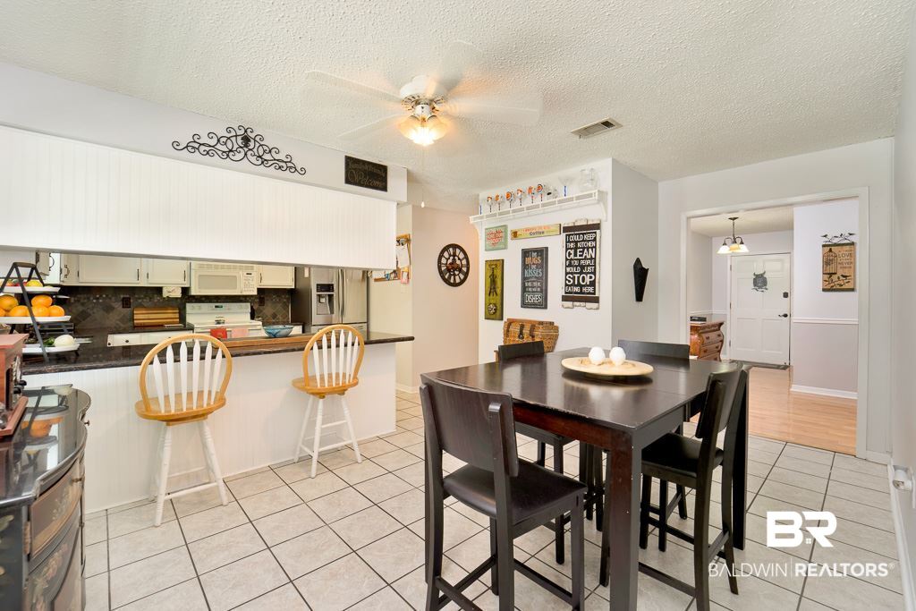 2832 Del Rio Road South Mobile, AL 36693 - Photo 7 of 24