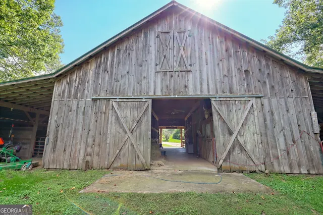 $1,600,000 | 7118 Old 441 South, Lakemont, GA 30552