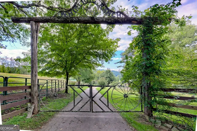 $1,600,000 | 7118 Old 441 South, Lakemont, GA 30552