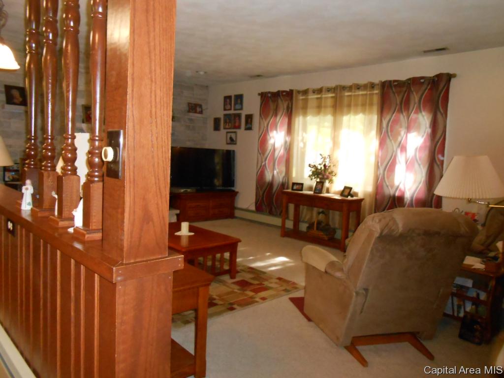 3624 River Road Riverton, IL 62561 - Photo 11 of 21 Gallery Image 11