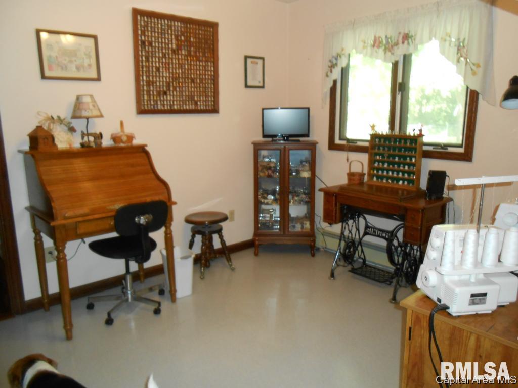 3624 River Road Riverton, IL 62561 - Photo 13 of 21 Gallery Image 13