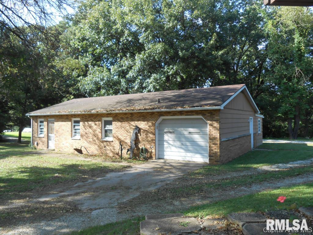 3624 River Road Riverton, IL 62561 - Photo 3 of 21 Gallery Image 3