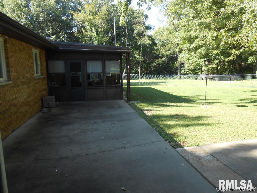 3624 River Road Riverton, IL 62561 - Photo 4 of 21 Gallery Image 4