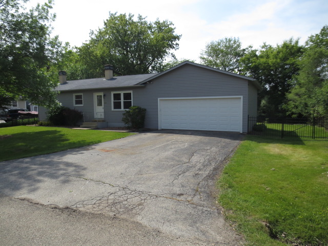 404 Alpine Drive Round Lake, IL 60073 - Photo 2 of 20