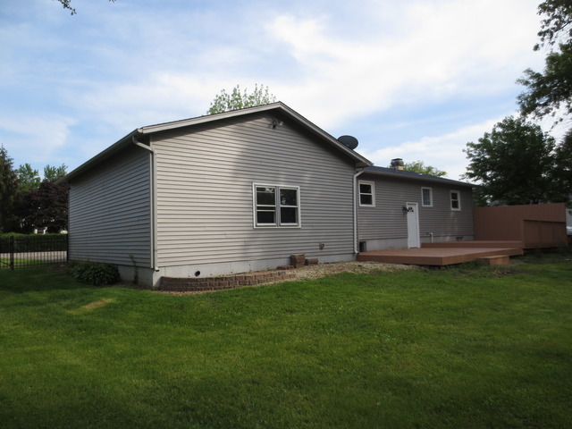 404 Alpine Drive Round Lake, IL 60073 - Photo 3 of 20