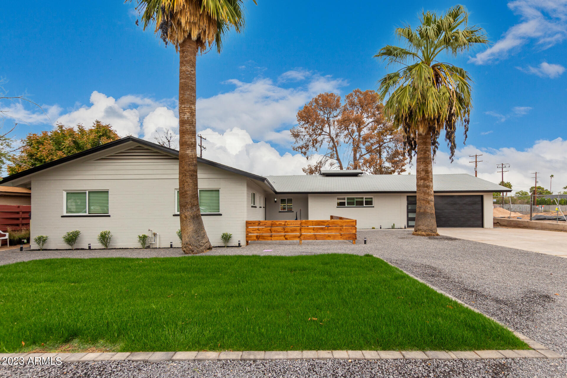 5518 East Thomas Road Phoenix, AZ 85018 - Photo 2 of 15 01 - Thomas