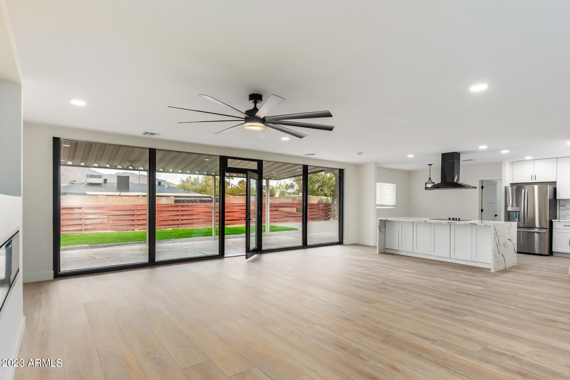 5518 East Thomas Road Phoenix, AZ 85018 - Photo 5 of 15 05 - Thomas