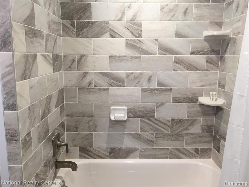 3196 Harrison Avenue Rochester Hills, MI 48307 - Photo 13 of 27