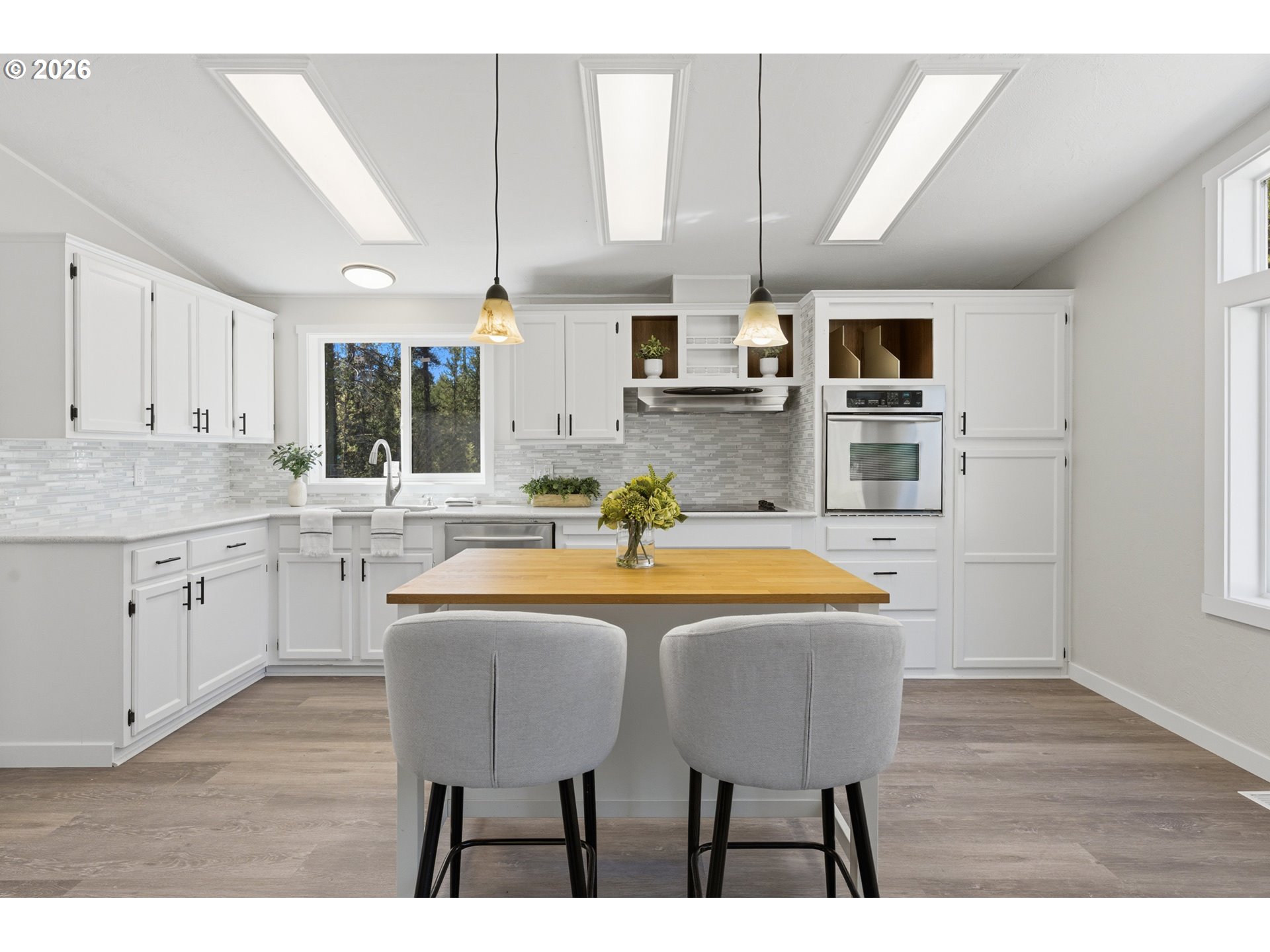 17717 Highway 58 Crescent Lake, OR 97733 - Photo 6 of 45 Kitchen