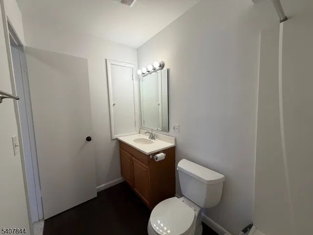 $1,500 | 155 Ledge-landing Rd Landing, Landing, NJ 07850