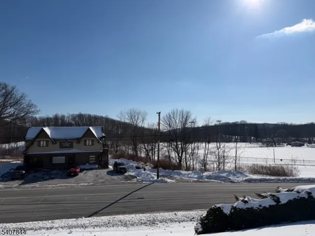 $1,500 | 155 Ledge-landing Rd Landing, Landing, NJ 07850