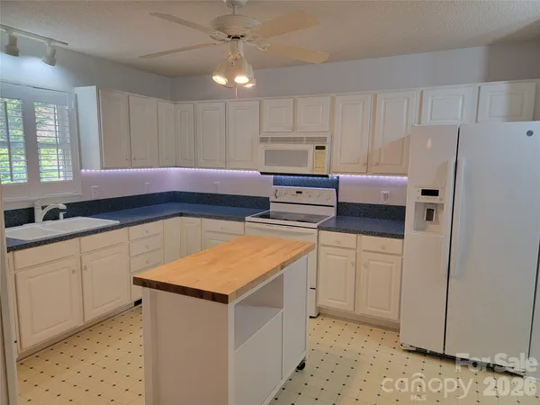 $259,900 | 107 Forrest Glenn Court, King, NC 27021