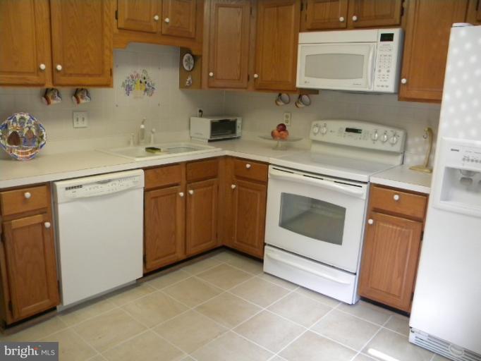 116 Spring Pl Way Annapolis, MD 21401 - Photo 15 of 20 Kitchen