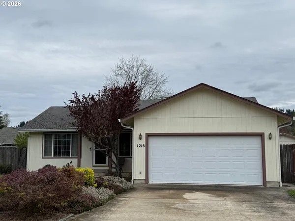 $365,000 | 1216 East 3rd Avenue, Sutherlin, OR 97479