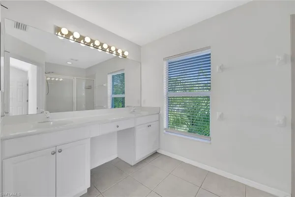 $2,680 | 1088 Oxford Lane, Unit 48, Naples, FL 34105