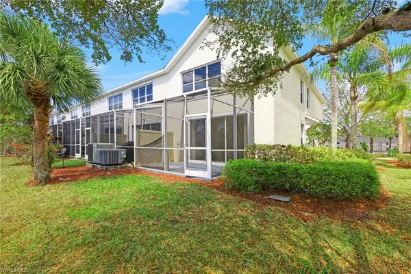 $2,680 | 1088 Oxford Lane, Unit 48, Naples, FL 34105
