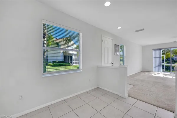 $2,680 | 1088 Oxford Lane, Unit 48, Naples, FL 34105