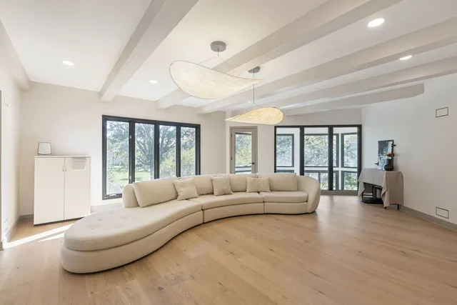 $999,999 | 5452 North Tall Oaks Drive, Long Grove, IL 60047